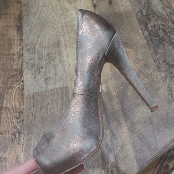 Badgley Mischka peep toe heels - Picture 7 of 8